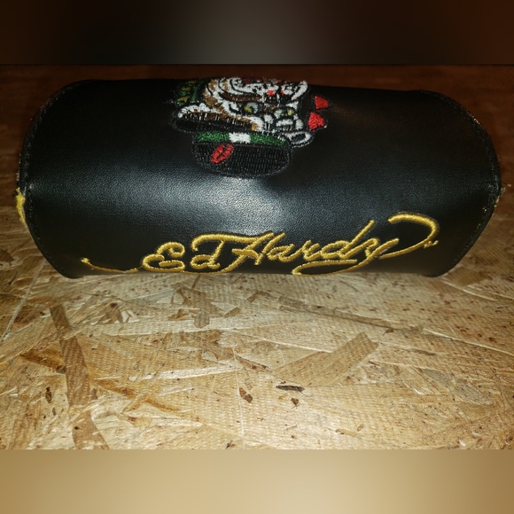 Ed Hardy BULLDOG Sunglasses Leather Case - Picture 7 of 10